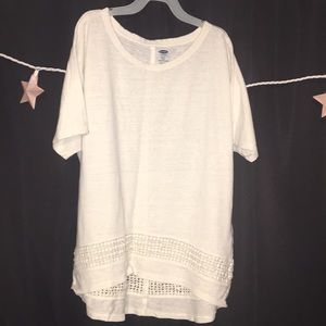 White old navy shirt